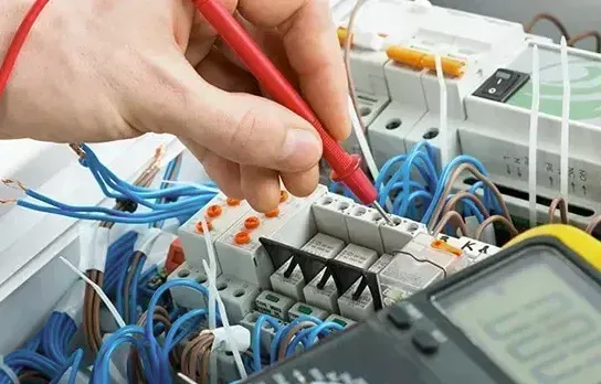 Professional electrician in Fulham